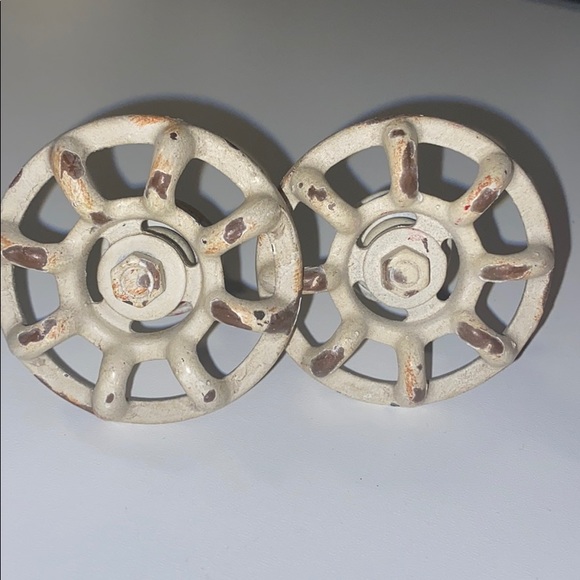 2 Rustic Vintage style knobs - Picture 2 of 3